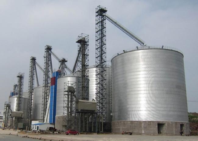 类乌齐大型钢板库构造参数及水泥储存质量